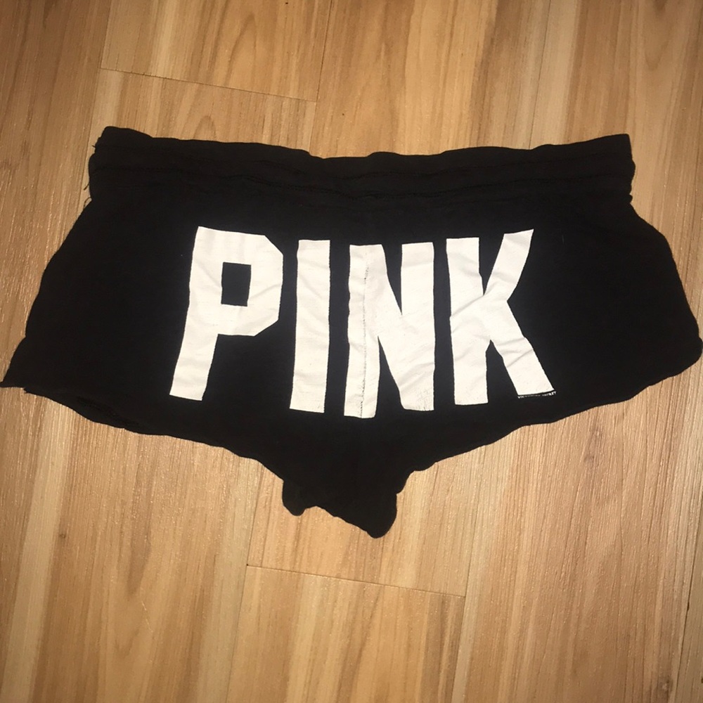 VS PINK black booty shorts🍑 LAST CHANCE!!